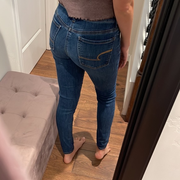 American Eagle Hi-Rise Jeans - Picture 3 of 8